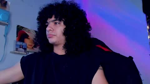 Snapshot of sweet_vond chatting on 11.24.25 Steven independent model online show from 11.24.25