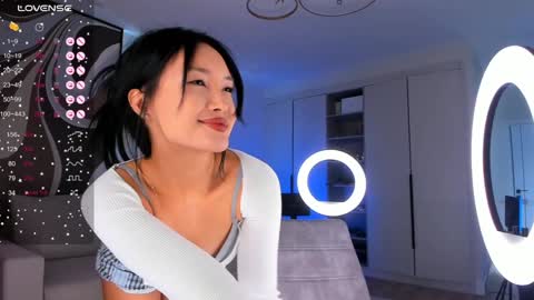 Snapshot of sweet_yasu chatting on 12.21.24 Yasu online show from 12.21.24