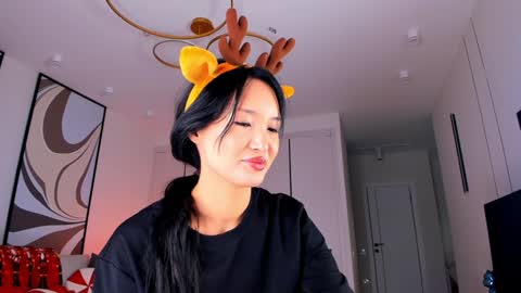 Snapshot of sweet_yasu chatting on 12.30.24 Yasu online show from 12.30.24