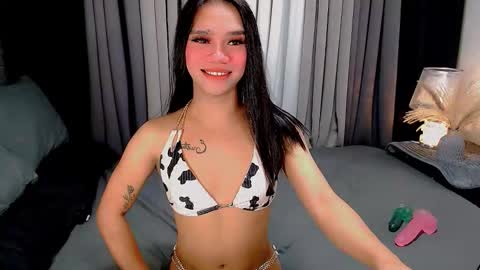 Snapshot of sweet_zoey12 chatting on 10.15.25 bea takashi online show from 10.15.25