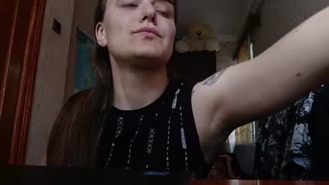 Snapshot of sweetalina13 chatting on 06.19.26 sweetalina13 online show from 06.19.26