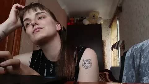 Snapshot of sweetalina13 chatting on 06.23.26 sweetalina13 online show from 06.23.26