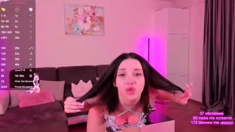 Snapshot of sweetameliaa chatting on 11.15.25 Amelia 3 - Im a naughty girl3 online show from 11.15.25