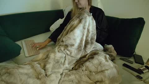 Ania online show from 01.22.25