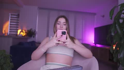 Camila online show from 10.24.25