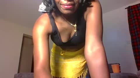 Snapshot of sweetass_02 chatting on 02.19.25 bianca online show from 02.19.25