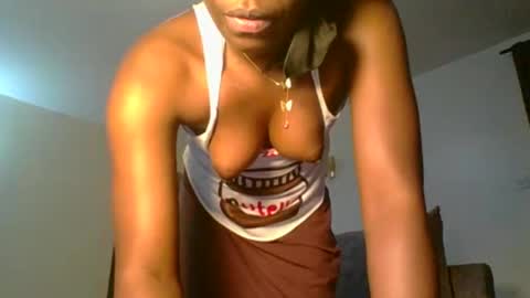 Snapshot of sweetass_02 chatting on 02.26.25 bianca online show from 02.26.25