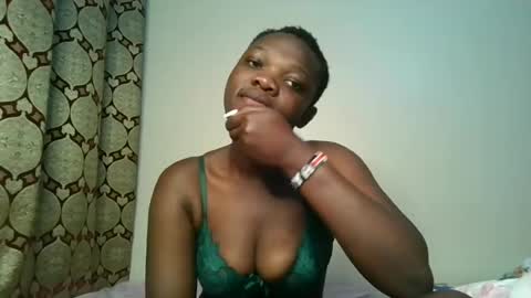 Snapshot of sweetassbabe20 chatting on 06.24.26 Sweetass online show from 06.24.26
