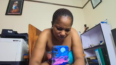 Snapshot of sweetateka chatting on 01.25.25 Sweetateka online show from 01.25.25