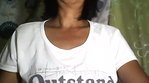 Snapshot of sweetbella24 chatting on 06.25.26 im anne online show from 06.25.26