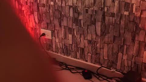 Salom independent model online show from 02.15.26