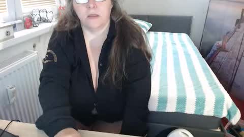 Sweetboobs85h online show from 10.20.25