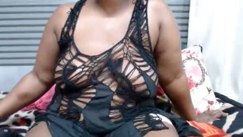 Snapshot of sweetcandypussy25 chatting on 02.04.26 queen online show from 02.04.26