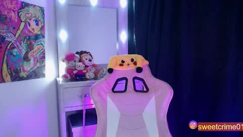       Independent model online show from 10.28.25