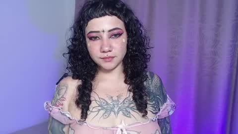       Independent model online show from 05.25.26
