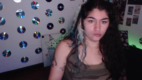 Abril online show from 11.14.25