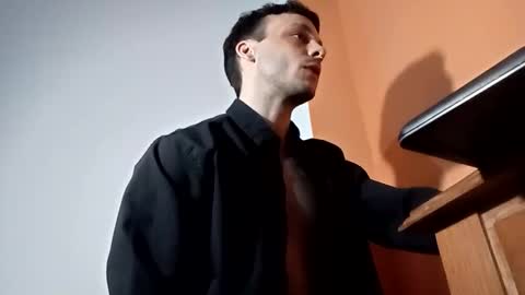 Snapshot of sweetdisaster999 chatting on 10.31.25 sweetdisaster999 online show from 10.31.25