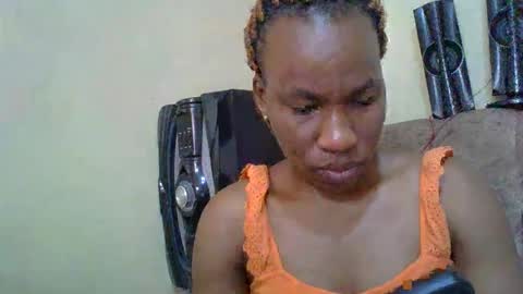 Snapshot of sweetdiva2012 chatting on 10.06.25 sweetdiva2012 online show from 10.06.25