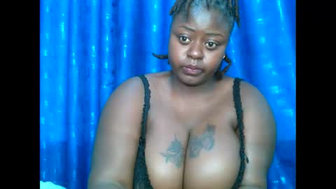 Snapshot of sweetest_snack chatting on 12.14.25 sweetest_snack online show from 12.14.25