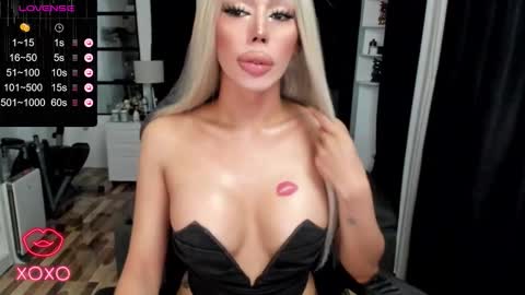 Snapshot of sweetestcandice08 chatting on 10.09.25 CANDACE online show from 10.09.25