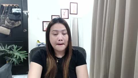 Snapshot of sweetestsmile_ chatting on 12.21.24 Khaye online show from 12.21.24