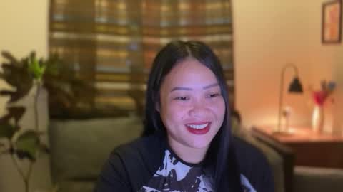 Snapshot of sweetestsmile_ chatting on 11.27.25 Khaye online show from 11.27.25