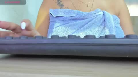 Snapshot of sweetfabianaxl chatting on 04.18.26 Fabiana online show from 04.18.26