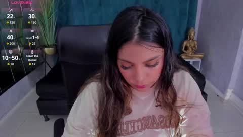 Snapshot of sweetfabianaxl chatting on 06.22.26 Fabiana online show from 06.22.26