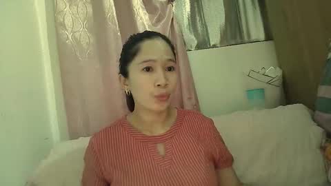 Snapshot of sweetfilipinawet chatting on 11.12.25 Stacy online show from 11.12.25
