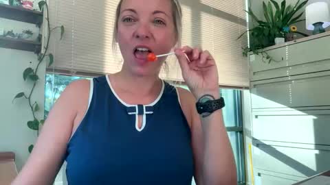 sweetgapeach1 online show from 10.14.25