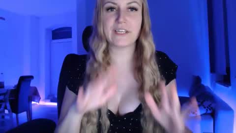 Snapshot of sweetgermangoddess chatting on 01.10.26 sweetgermangoddess online show from 01.10.26