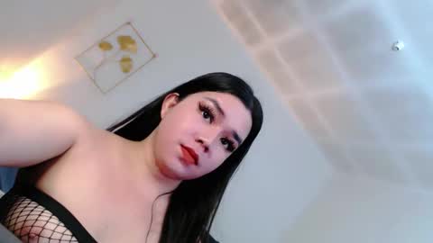 Snapshot of sweetgirl_mayxx chatting on 11.22.25 May online show from 11.22.25
