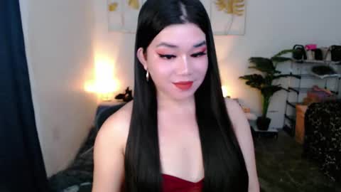 Snapshot of sweetgirl_mayxx chatting on 11.23.25 May online show from 11.23.25