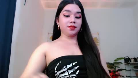 Snapshot of sweetgirl_mayxx chatting on 11.24.25 May online show from 11.24.25