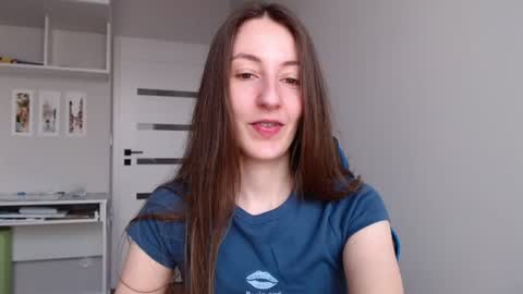 Snapshot of sweetheart_77 chatting on 06.22.26 Emma online show from 06.22.26