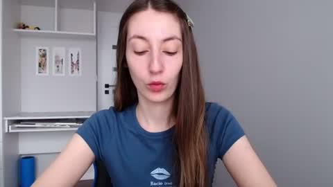 Snapshot of sweetheart_77 chatting on 07.23.26 Emma online show from 07.23.26