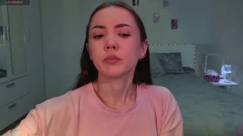 Snapshot of sweetieee_kira chatting on 06.16.26 sweetieee_kira online show from 06.16.26