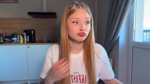 Snapshot of sweetielis chatting on 03.22.26 sweetie Lisa3 online show from 03.22.26