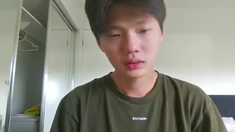 Snapshot of sweetiepuppy421 chatting on 12.17.25 sweetiepuppy421 online show from 12.17.25