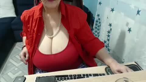Snapshot of sweetladyrebeka chatting on 11.15.25 Rebeka online show from 11.15.25