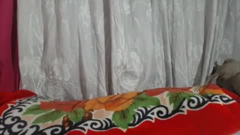 Snapshot of sweetlatinakim chatting on 02.28.25 Camilo online show from 02.28.25