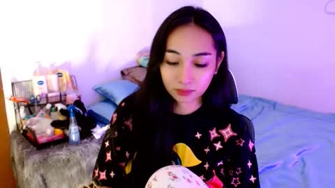 Snapshot of sweetlilly_18 chatting on 11.11.25 Lilly online show from 11.11.25