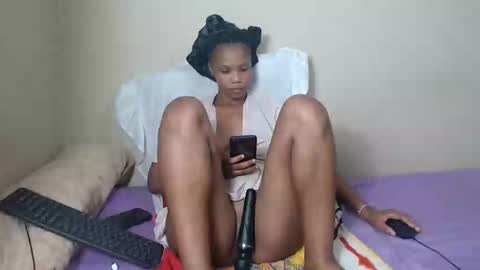 Snapshot of sweetlipss_ chatting on 11.14.25 sweetlipss_ online show from 11.14.25