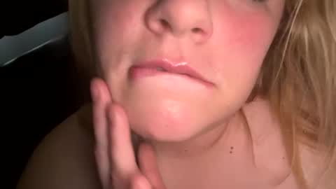 Lisa  online show from 04.04.26