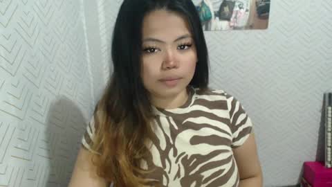 Snapshot of sweetlover_nicole chatting on 07.27.26 NICOLE online show from 07.27.26