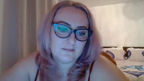 Snapshot of sweetmayacutie chatting on 10.24.25 sweetmaya online show from 10.24.25