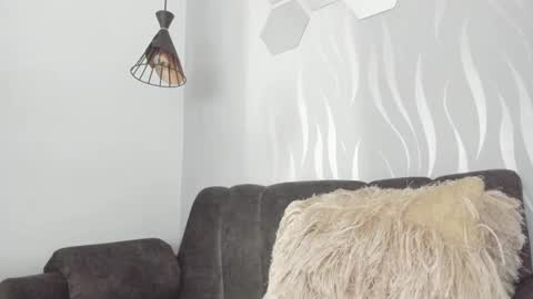 Snapshot of sweetmom1 chatting on 11.21.25 Monic online show from 11.21.25