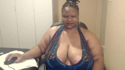 Snapshot of sweetnoziexxx chatting on 10.29.25 sweetnoziexxx online show from 10.29.25