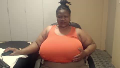 Snapshot of sweetnoziexxx chatting on 11.02.25 sweetnoziexxx online show from 11.02.25