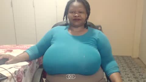 Snapshot of sweetnoziexxx chatting on 11.17.25 sweetnoziexxx online show from 11.17.25